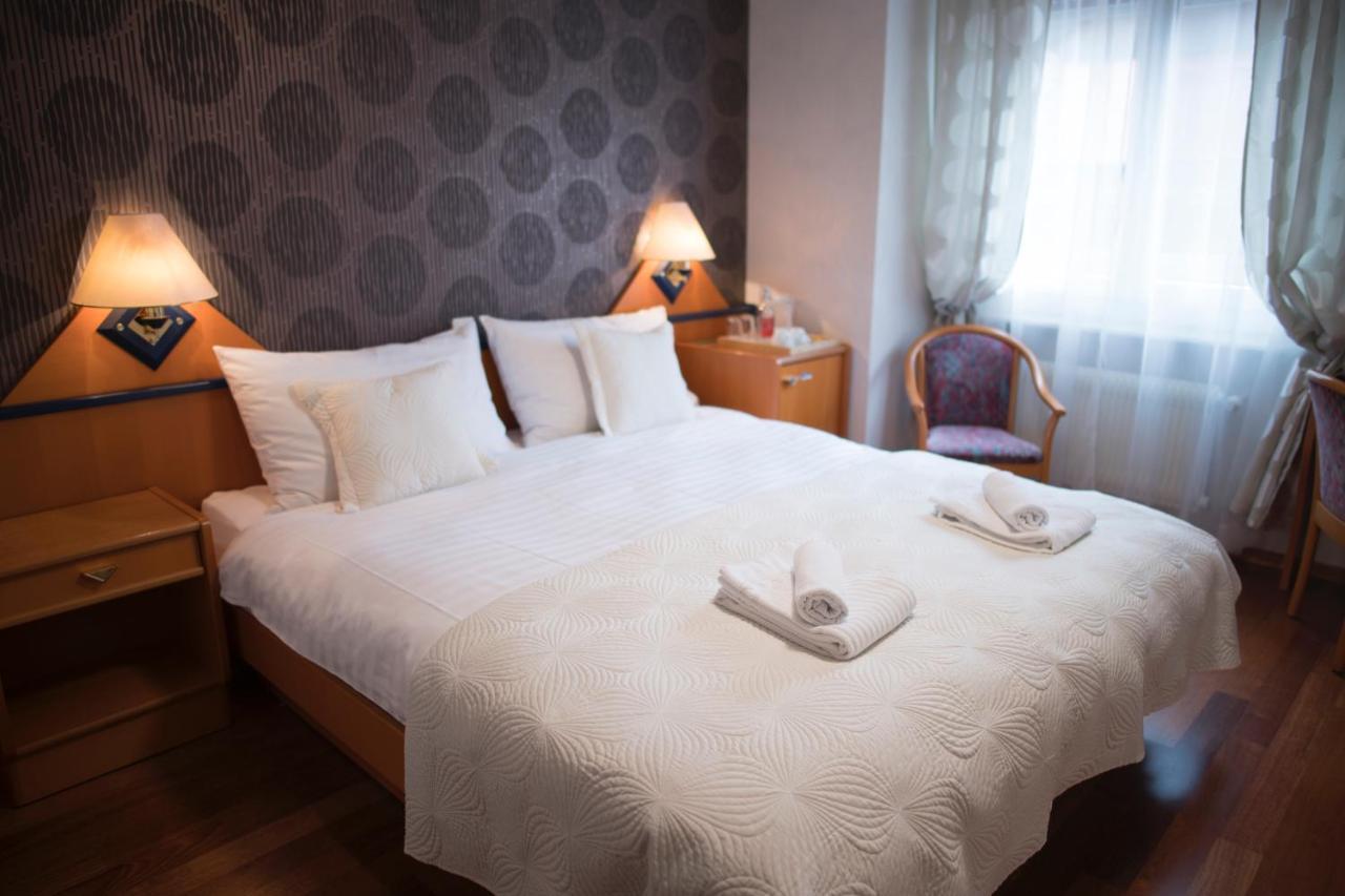 Hotel Regina โลซาน ภายนอก รูปภาพ
